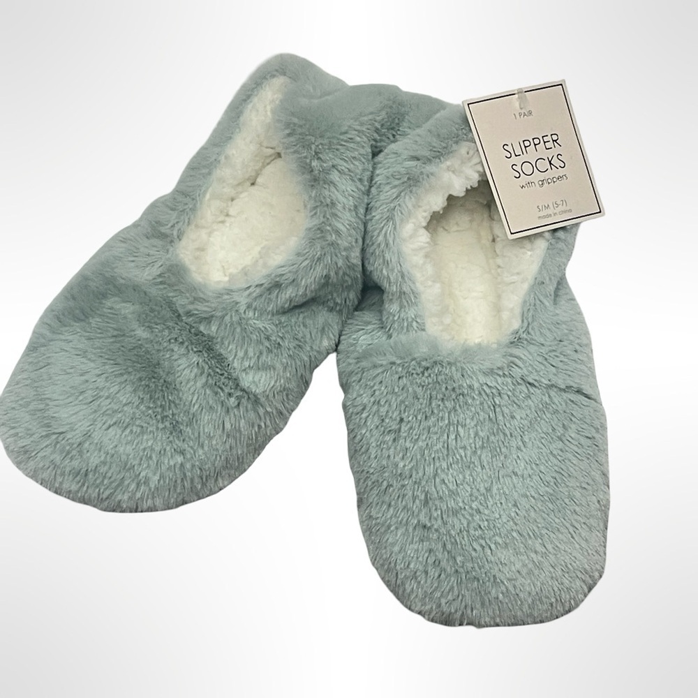 Cozy Fuzzy Slipper Socks in Light Blue NWT - Size S/M